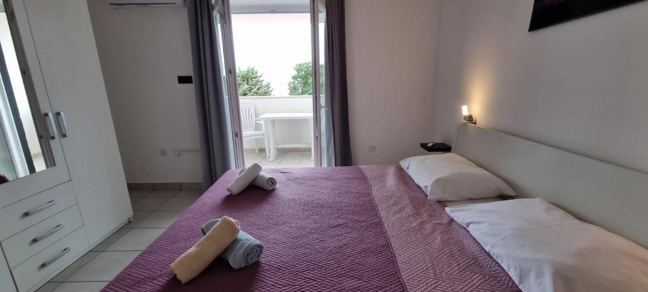 Apartments La Playa Pula Exterior photo