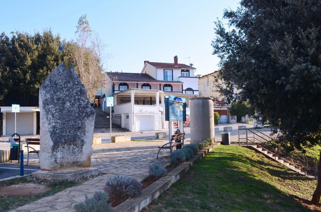 Apartments La Playa Pula Exterior photo